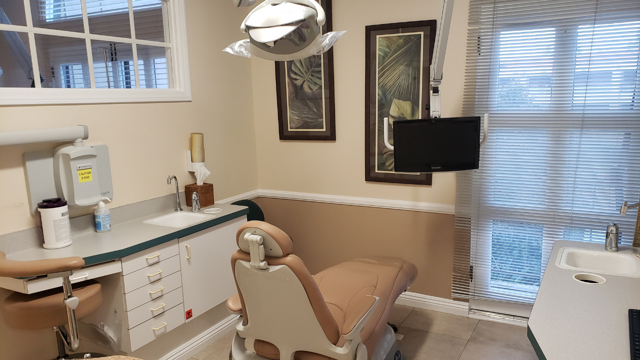 Advanced Periodontal & Dental Implant Treatment Room Near Laguna Beach
